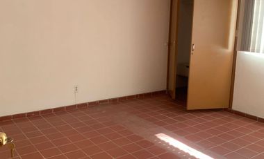 Venta Casa en Chapalita, Jardin de San Ignacio, 380m2