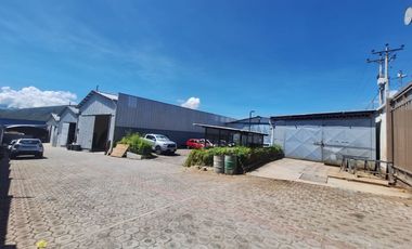 VENTA CONJUNTO DE BODEGAS O GALPONES PARA INVERSION 1795M2 DE CONSTRUCCION