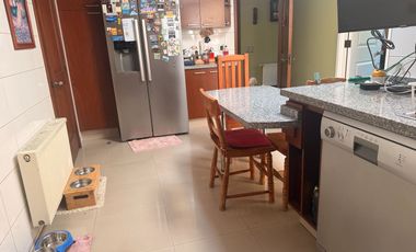 Exclusiva Casa Familiar con Piscina y Quincho de Lujo – Peñalolén