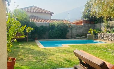 Exclusiva Casa Familiar con Piscina y Quincho de Lujo – Peñalolén