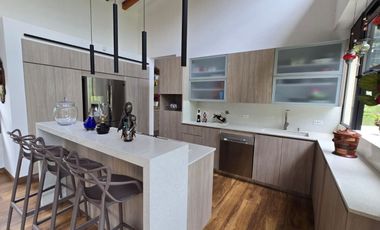 VENTA DE CASA CAMPESTRE EN ENVIGADO LOMA DEL ESCOBERO