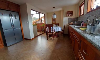 Departamento Duplex de lujo en venta. sector vista linda. zona residencial vista a la ciudad