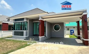 Single-story house, 68.2 sq.wah, in Laksiri Property Village (Phase 1), near Ban Pho Hospital, Soi Tesaban Ban Pho 13, Chachoengsao-Bang Pakong Road,