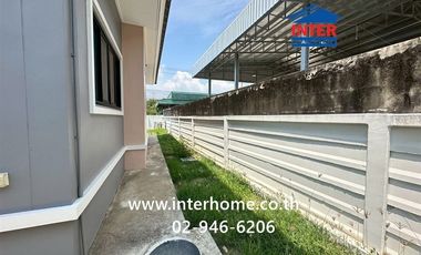 Single-story house, 68.2 sq.wah, in Laksiri Property Village (Phase 1), near Ban Pho Hospital, Soi Tesaban Ban Pho 13, Chachoengsao-Bang Pakong Road,