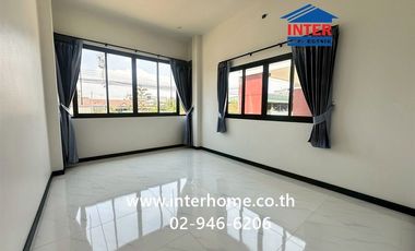 Single-story house, 68.2 sq.wah, in Laksiri Property Village (Phase 1), near Ban Pho Hospital, Soi Tesaban Ban Pho 13, Chachoengsao-Bang Pakong Road,