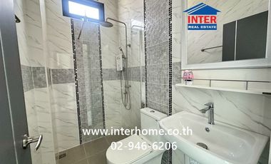 Single-story house, 68.2 sq.wah, in Laksiri Property Village (Phase 1), near Ban Pho Hospital, Soi Tesaban Ban Pho 13, Chachoengsao-Bang Pakong Road,