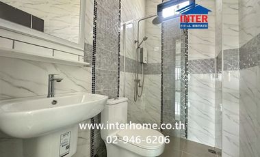 Single-story house, 68.2 sq.wah, in Laksiri Property Village (Phase 1), near Ban Pho Hospital, Soi Tesaban Ban Pho 13, Chachoengsao-Bang Pakong Road,