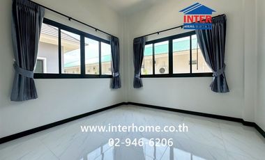 Single-story house, 68.2 sq.wah, in Laksiri Property Village (Phase 1), near Ban Pho Hospital, Soi Tesaban Ban Pho 13, Chachoengsao-Bang Pakong Road,