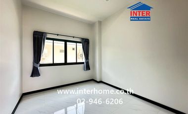 Single-story house, 68.2 sq.wah, in Laksiri Property Village (Phase 1), near Ban Pho Hospital, Soi Tesaban Ban Pho 13, Chachoengsao-Bang Pakong Road,