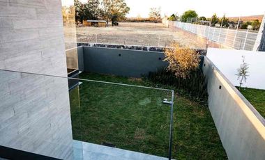 casa en venta cluster 10