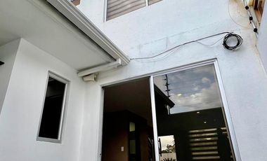 CASA DE 3 PISOS DE VENTA EN OCHOA LEON