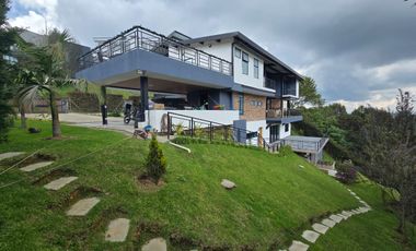 VENTA CASA CAMPESTRE LOMA DEL ESCOBERO ENVIGADO