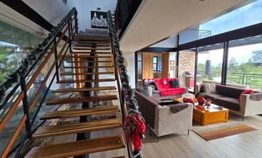 VENTA CASA CAMPESTRE LOMA DEL ESCOBERO ENVIGADO