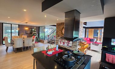 VENTA CASA CAMPESTRE LOMA DEL ESCOBERO ENVIGADO