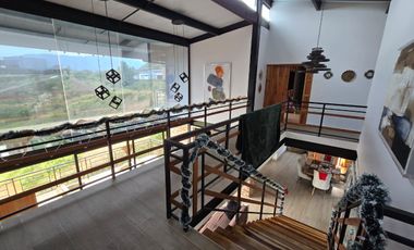 VENTA CASA CAMPESTRE LOMA DEL ESCOBERO ENVIGADO