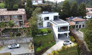 VENTA CASA CAMPESTRE LOMA DEL ESCOBERO ENVIGADO