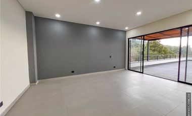 VENTA CASA CAMPESTRE LOMA DEL ESCOBERO ENVIGADO