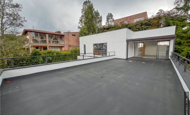 VENTA CASA CAMPESTRE LOMA DEL ESCOBERO ENVIGADO