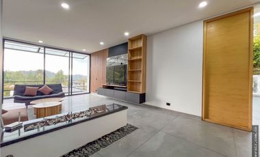 VENTA CASA CAMPESTRE LOMA DEL ESCOBERO ENVIGADO