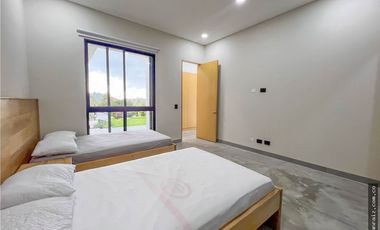 VENTA CASA CAMPESTRE LOMA DEL ESCOBERO ENVIGADO