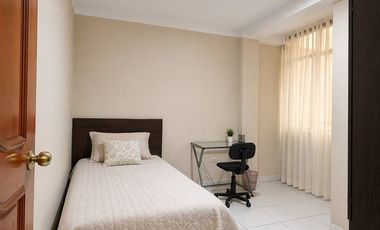 DEPARTAMENTO AMOBLADO EN ALQUILER – ZONA CALLE LOS DAMASCOS
