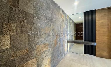 Venta Casa Nueva en Altozano 377 m2 de construccion 3 recamaras 4 baños Seguridad
