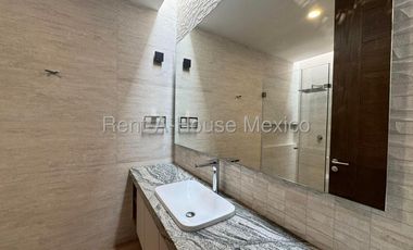 Venta Casa Nueva en Altozano 377 m2 de construccion 3 recamaras 4 baños Seguridad