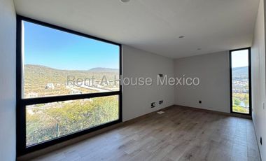 Venta Casa Nueva en Altozano 377 m2 de construccion 3 recamaras 4 baños Seguridad
