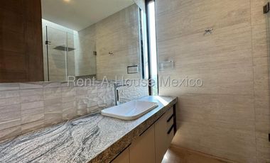 Venta Casa Nueva en Altozano 377 m2 de construccion 3 recamaras 4 baños Seguridad