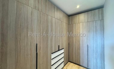 Venta Casa Nueva en Altozano 377 m2 de construccion 3 recamaras 4 baños Seguridad