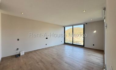 Venta Casa Nueva en Altozano 377 m2 de construccion 3 recamaras 4 baños Seguridad