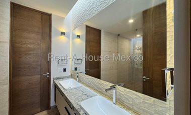 Venta Casa Nueva en Altozano 377 m2 de construccion 3 recamaras 4 baños Seguridad