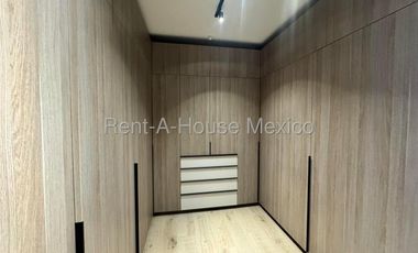 Venta Casa Nueva en Altozano 377 m2 de construccion 3 recamaras 4 baños Seguridad