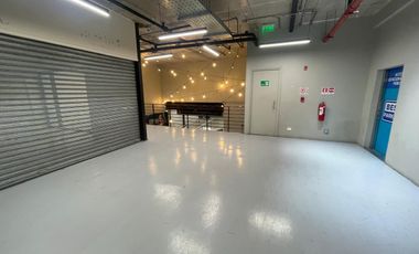 ARRIENDO Local comercias de 45,29 m2 + 26,16 m2 de terraza Metro Los Leones