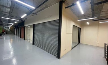 ARRIENDO Local comercias de 45,29 m2 + 26,16 m2 de terraza Metro Los Leones