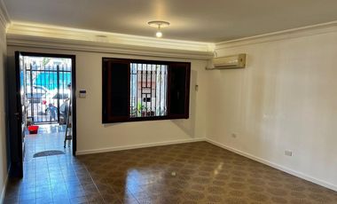 CASA 3 DORMITORIOS EN ALQUILER