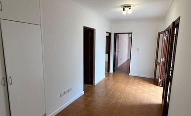 CASA 3 DORMITORIOS EN ALQUILER