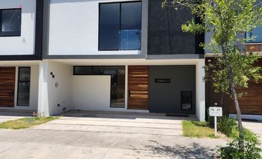 Casa Nueva en Venta en Solares Altanza de 5 Recamaras en Zapopan