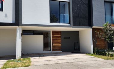 Casa Nueva en Venta en Solares Altanza de 5 Recamaras en Zapopan