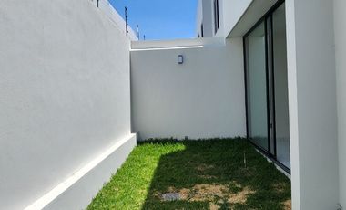 Casa Nueva en Venta en Solares Altanza de 5 Recamaras en Zapopan