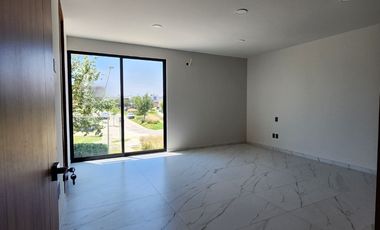 Casa Nueva en Venta en Solares Altanza de 5 Recamaras en Zapopan