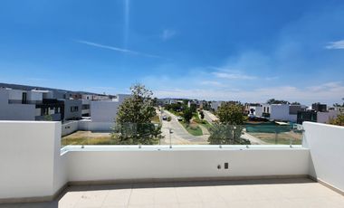 Casa Nueva en Venta en Solares Altanza de 5 Recamaras en Zapopan
