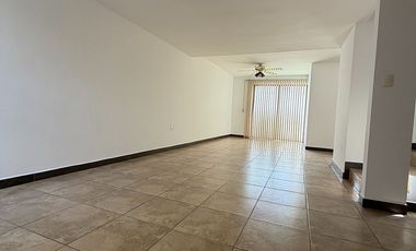 SE RENTA CASA EN QUERETARO JURIQUILLA SANTA FE VIG. 24/7 CERCA DE COLEGIOS PARQUES Y SUPERMERCADOS