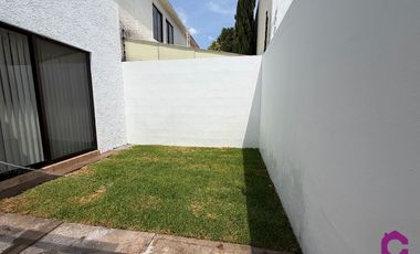 SE RENTA CASA EN QUERETARO JURIQUILLA SANTA FE VIG. 24/7 CERCA DE COLEGIOS PARQUES Y SUPERMERCADOS
