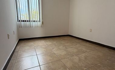 SE RENTA CASA EN QUERETARO JURIQUILLA SANTA FE VIG. 24/7 CERCA DE COLEGIOS PARQUES Y SUPERMERCADOS