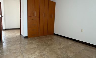 SE RENTA CASA EN QUERETARO JURIQUILLA SANTA FE VIG. 24/7 CERCA DE COLEGIOS PARQUES Y SUPERMERCADOS