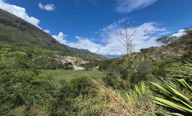 OPORTUNIDAD Propiedad de venta en Yunguilla Santa Isabel sector Naranjos. colinda con el Rio Rircay a 12 minutos de la vía Girón Pasaje
