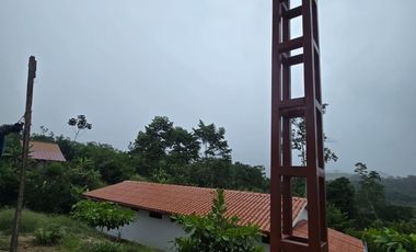 CASA DE ESTRENO CON PISCINA EN TARAPOTO/ 1925 M2