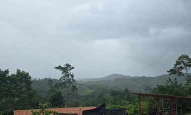 CASA DE ESTRENO CON PISCINA EN TARAPOTO/ 1925 M2