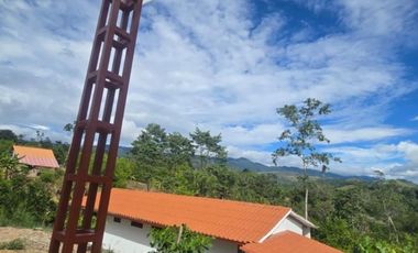 CASA DE ESTRENO CON PISCINA EN TARAPOTO/ 1925 M2